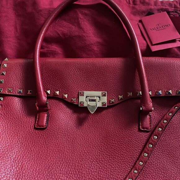 Valentino Garavani Medium Grainy Rockstud Bag - Picture 2 of 11